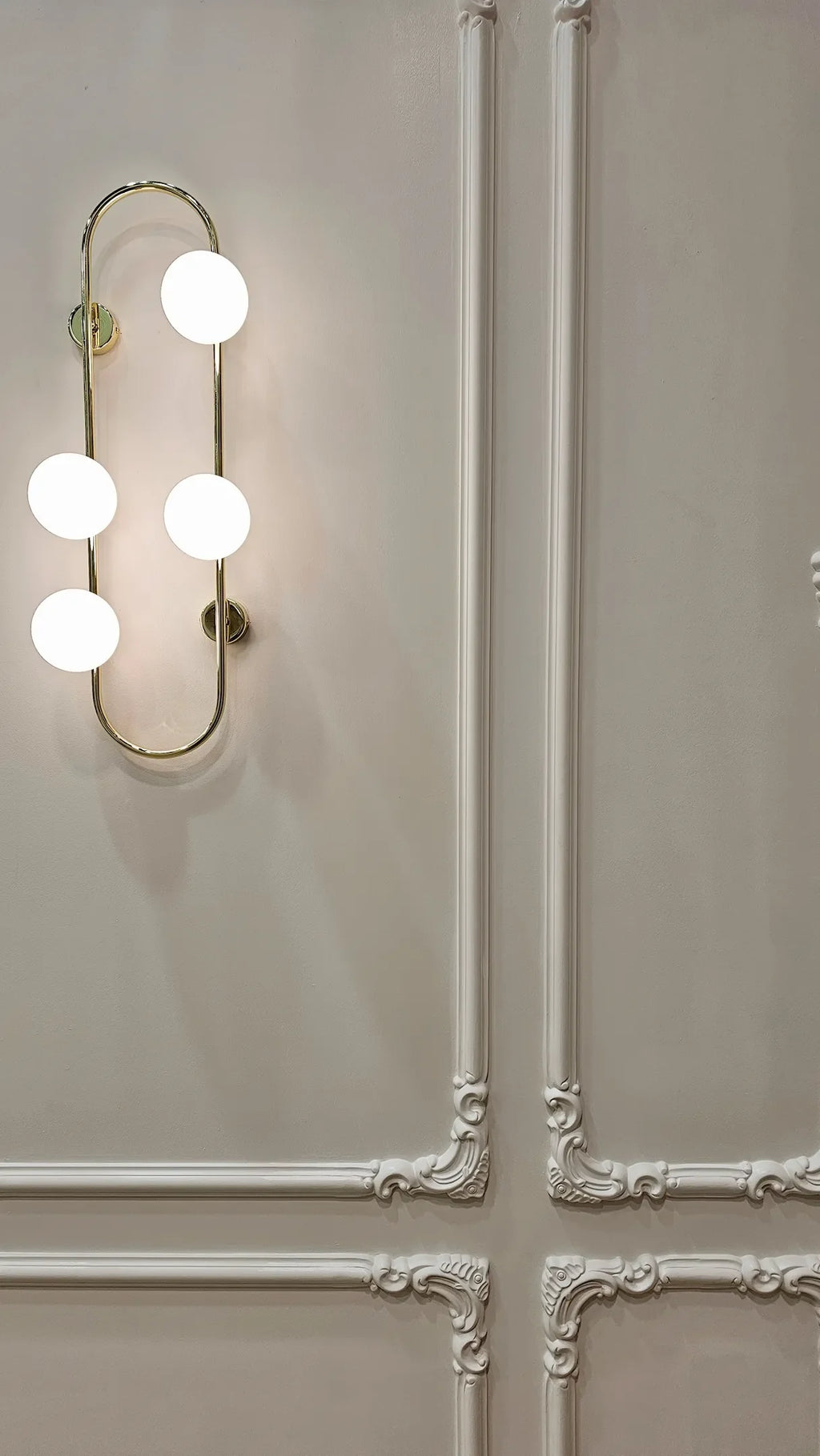 The Cecilia Corner Moulding