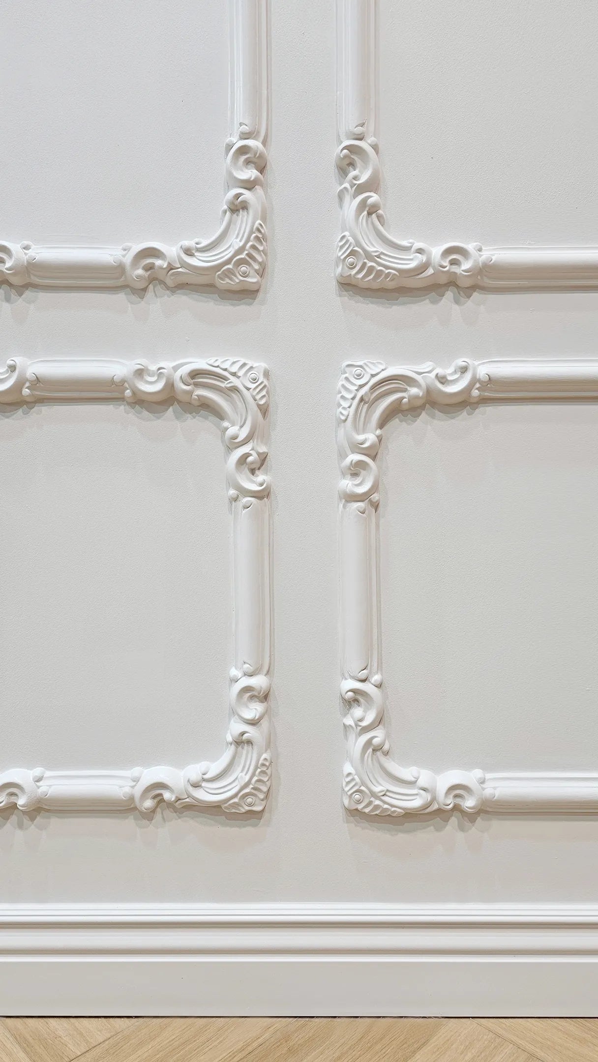 The Cecilia Corner Moulding
