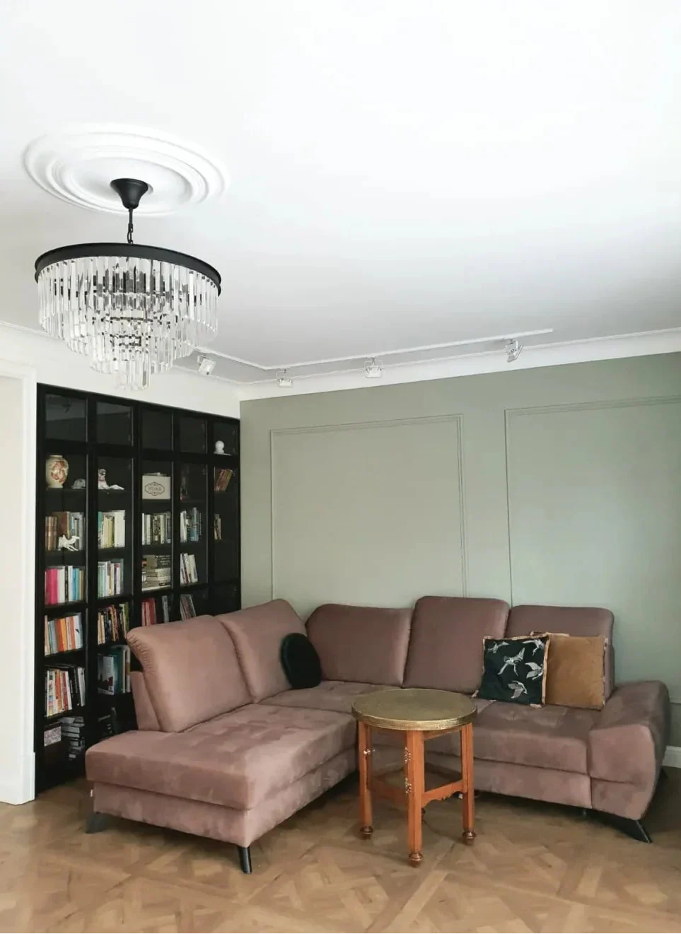 Lightweight Classic Ceiling Rose - 61.5cm