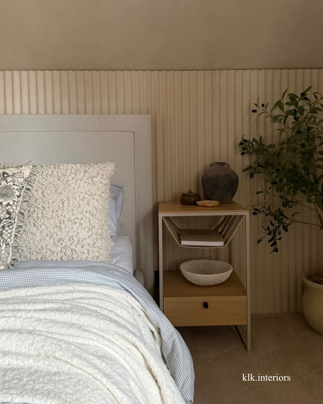Soft Ribbed Wall Panelling